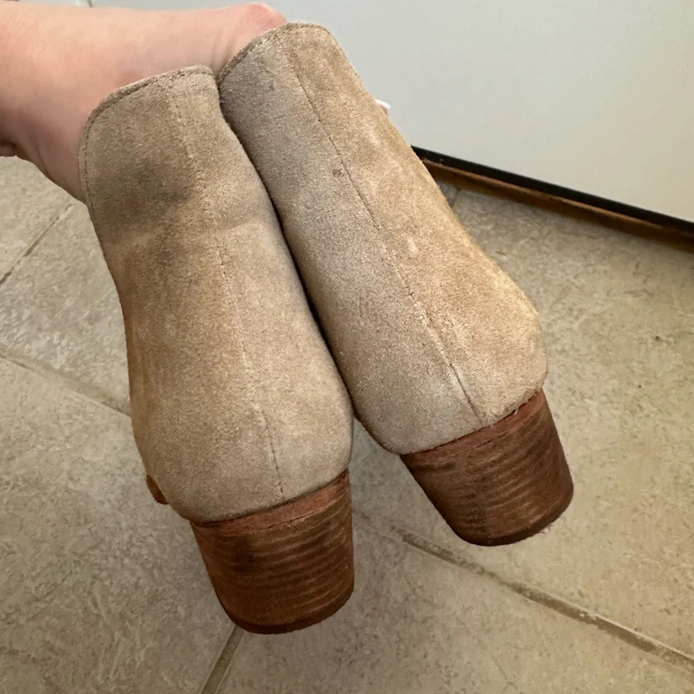Free People Charm Double V Camel Suede Ankle Boot Boots real‎ leather size 7